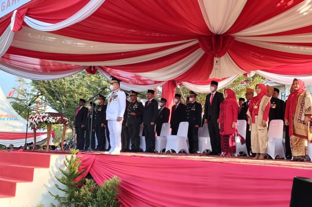 Pimpin Upacara HUT ke-77 RI, Gubernur Al Haris: Kita Harus Bangkit dan Ekonomi Pulih Cepat