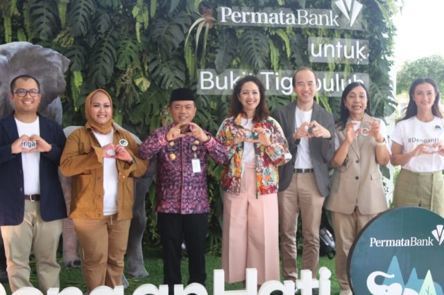 Gubernur Al Haris Apresiasi Permata Bank Lestarikan Konservasi Alam Bukit Tiga Puluh