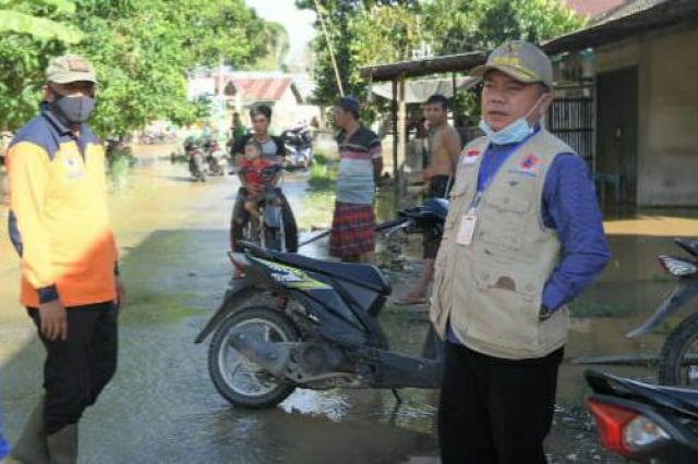 Banjir Terjang Merangin, Al Haris Langsung Turun Tinjau Lokasi