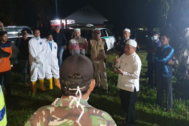 Tengah Malam, Al Haris Pantau Posko Perbatasan Merangin-Sarolangun