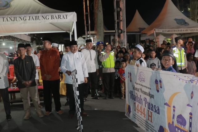 Bupati Anwar Sadat Buka Secara Resmi Festival Arakan Sahur Minggu ke Empat