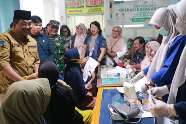 Bupati Anwar Sadat Gelar Bakti Sosial Operasi Katarak Gratis di RSUD KH Daud Arif
