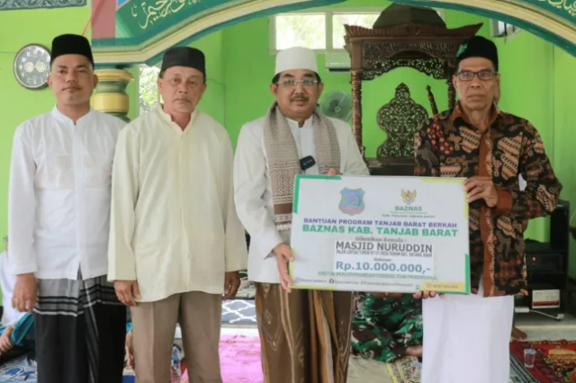Bupati Anwar Sadat Safari Jumat Berkah di Masjid Nuruddin Desa Suban