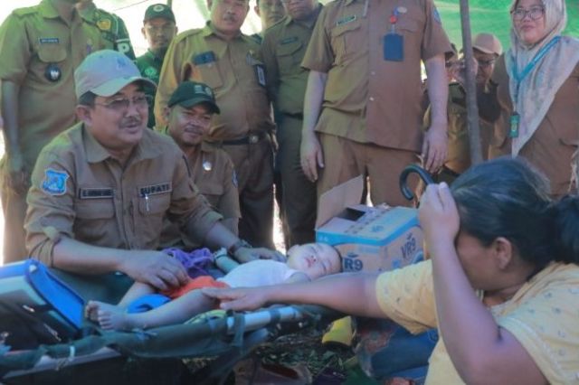 Bupati Anwar Sadat Kunjungi Korban Banjir di Betara: Berikan Bantuan dan Santunan