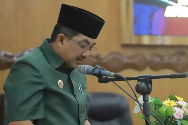 Bupati Anwar Sadat Sampaikan KUA dan PPAS APBD Tanjab Barat Tahun 2024