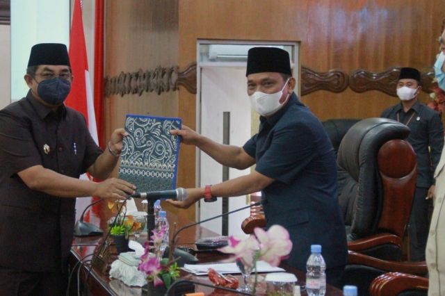 Bupati Anwar Sadat Sampaikan Nota Pengantar 3 Raperda
