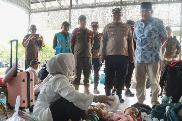 Pastikan Arus Balik Aman dan Lancar: Bupati Anwar Sadat Tinjau Pelabuhan Roro dan Dermaga Parit Ponco