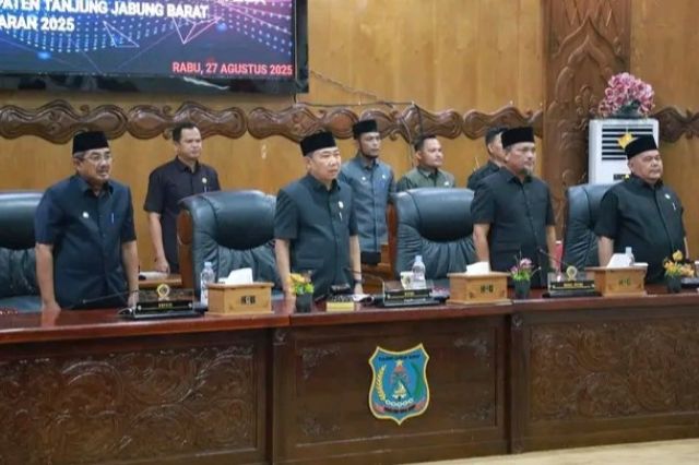 Bupati Anwar Sadat Hadiri Rapat Paripurna Kedua dengan Agenda Penyampaian Pemandangan Umum Anggota DPRD terhadap Ranperda Perubahan APBD 2025