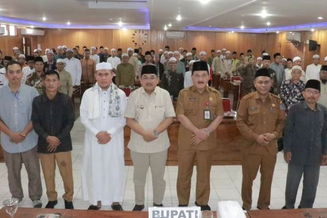 Bupati Anwar Sadat Buka Pembinaan Da'i Pembina Desa/Kelurahan Tahun 2023
