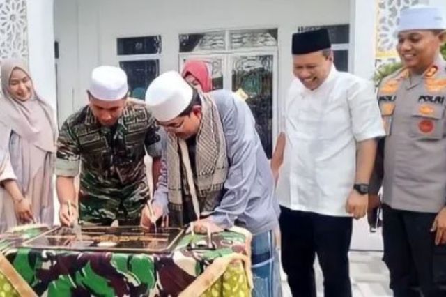 Bupati Anwar Sadat Resmikan Masjid As-Syarif Kodim 0419/Tanjab