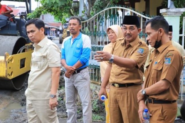 Cek Perbaikan Jalan Hidayat, Bupati Anwar Sadat: Tahun Ini Akan Dibangun Rigit Beton
