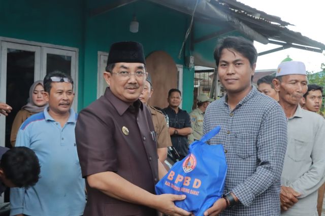 Bupati Anwar Sadat Tinjau Lokasi Musibah Angin Kencang di Kelurahan Tungkal Harapan