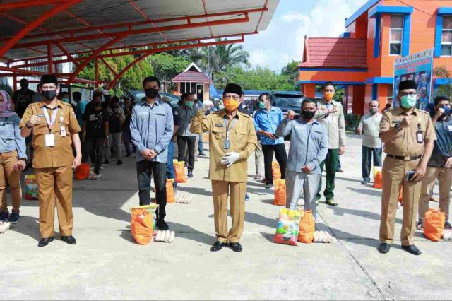 Wabah Corona, Gubernur Jambi Berikan Bantuan Sembako Bagi Para Wartawan