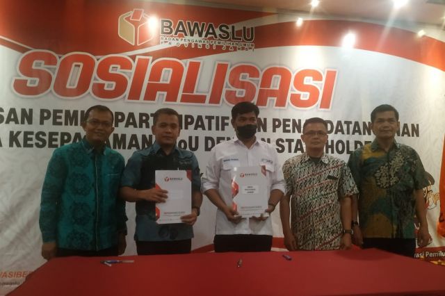 Bawaslu dan SMSI Provinsi Jambi Jalin MoU Pengawasan Pemilu 2024