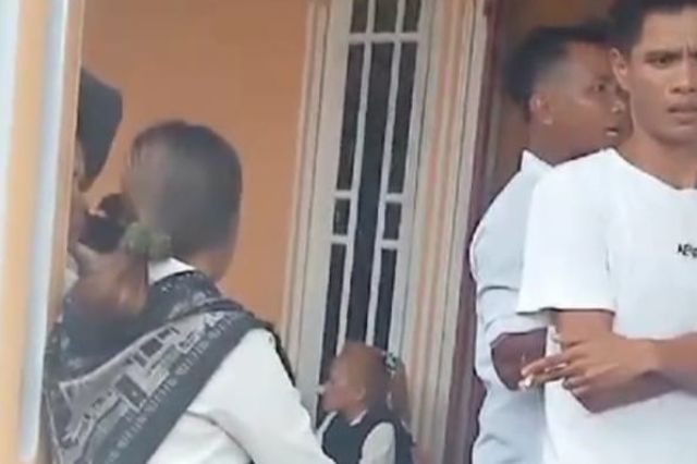 Cagub Jambi RH Diamuk Warga Bungo, Pengamat : Belum Apa-apa Sudah Ingkar Janji