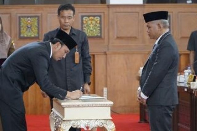 Ketua DPRD Provinsi Jambi Lantik Abdul Jalil: PAW Afif Firmansyah