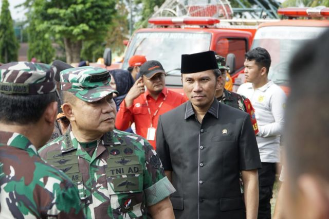 Edi Purwanto Dampingi KASAD Gelar Personel dan Perlengkapan Satgas Karhutla di Jambi