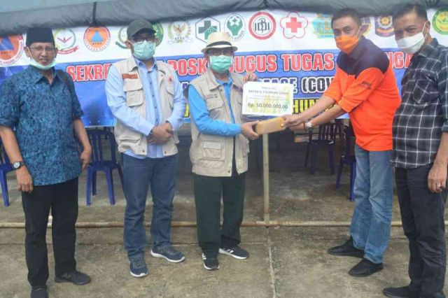 Fachrori Serahkan Bantuan Tunai Sebesar 50 Juta