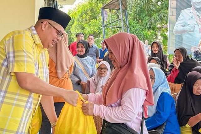Jelang Idul Fitri 1447 H: Kemas Faried Bagikan Ratusan Paket Sembako untuk Masyarakat