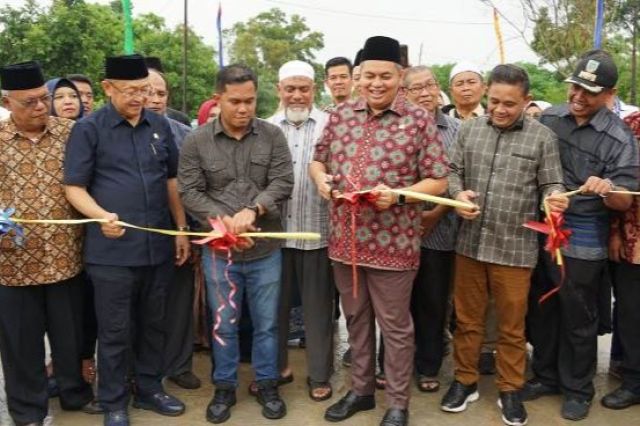 Jembatan Baru Resmi Digunakan: Warga Kampung Bugis Ucapkan Terima Kasih Pada Kemas Faried