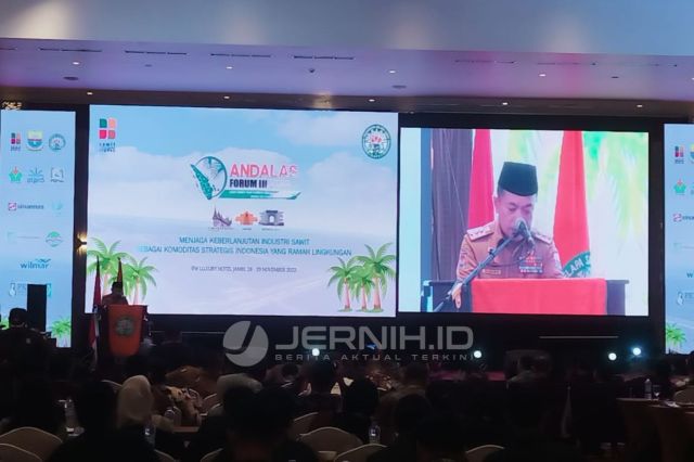 Gubernur Al Haris: Kita Jangan Fokus CPO Saja, Sektor Perkebunan dapat Banyak Menampung Tenaga Kerja