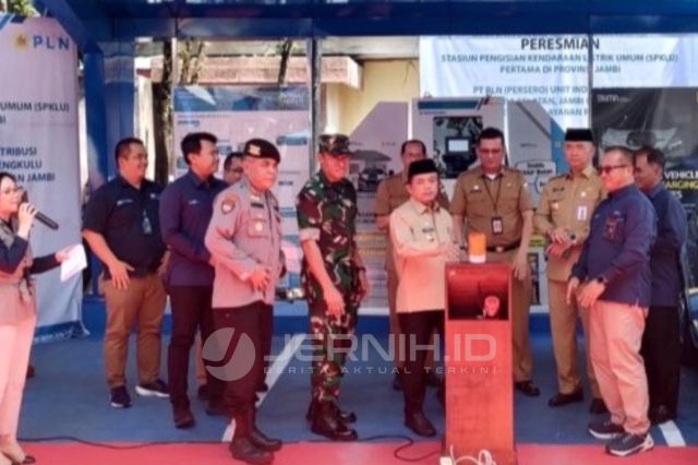 Gubernur Al Haris Resmikan Stasiun Pengisian Kendaraan Listrik Pertama di Jambi