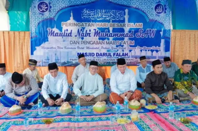 Wabup Hairan Hadiri Peringatan Maulid Nabi Muhammad SAW 1445 H di Masjid Darul Falah Senyerang