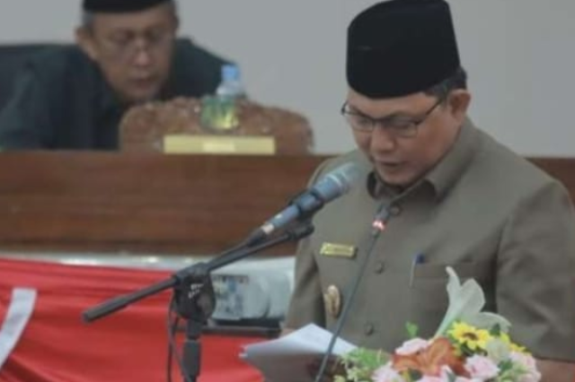 Wabup Hairan Hadiri Rapat Paripurna Ketiga DPRD Terhadap Raperda Tentang APBD Tahun 2022