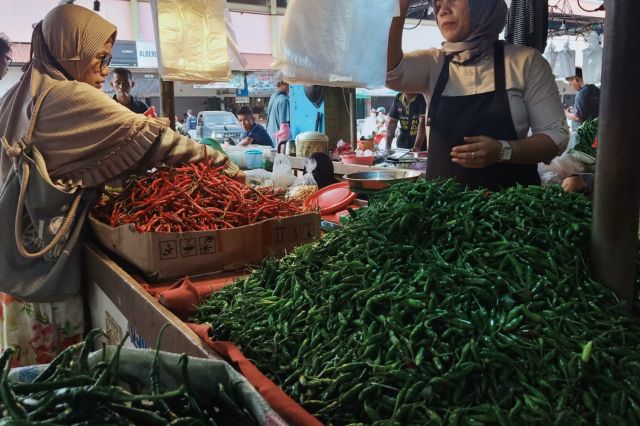 Harga Bahan Pokok di Pasar Angso Duo Baru Hari Ini Relatif Stabil