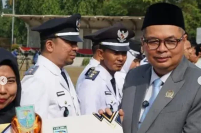 Maknai HUT ke-81 RI: Ketua DPRD Kota Jambi Kemas Faried Soroti Bebas Banjir dan Seragam Gratis