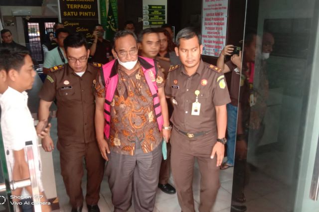 Kejari Tebo Tahan 3 Tersangka Kasus Jalan Padang Lamo