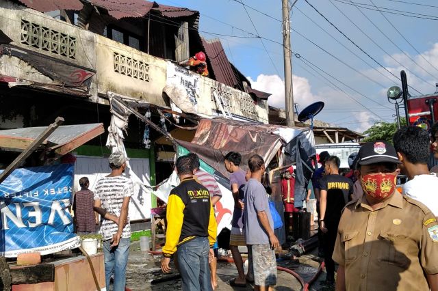 11 Rumah di Lorong Cendana Kota Jambi Dilahap Si Jago Merah