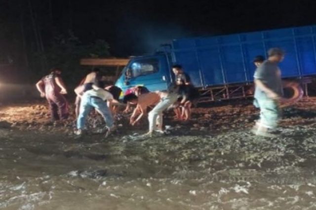 Soal Kerusakan Jalan Provinsi di Tanjab Timur, Ini Kata Bupati Romi