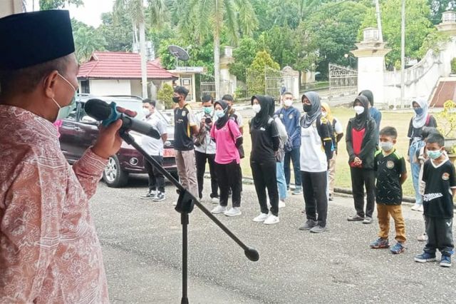 Lepas Atlit Taekwondo Ikuti Kejurda di Sarolangun, Bupati Mashuri: Jaga Sprotivitas Dalam Bertanding