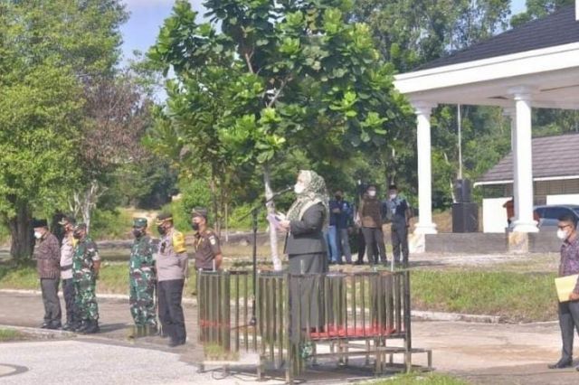 Bupati Masnah Pimpin Apel Pencanangan Vaksinasi Serbu Desa