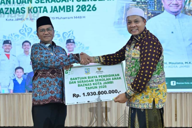 Sambut Tahun Ajaran Baru: Pemkot Jambi dan BAZNAS Salurkan Ribuan Paket Sekolah Gratis