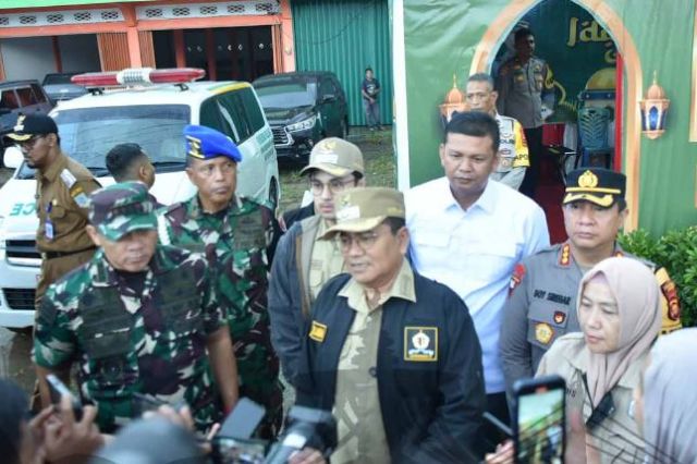 Wali Kota Jambi Maulana Tegaskan Tim Pengangkut Sampah Tetap Bekerja Dihari Lebaran