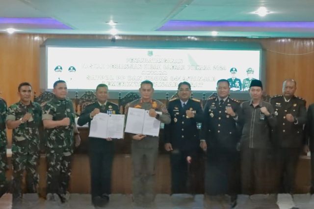 Pemkab Tanjab Barat Teken NPHD untuk Pengamanan Pilkada Serentak 2024