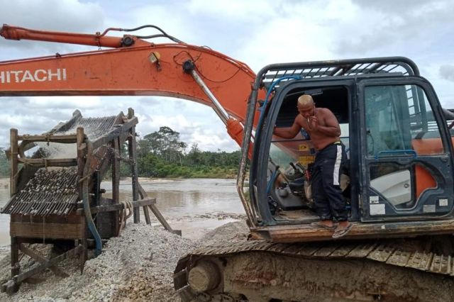 Polres Merangin Kembali Amankan Seorang Pelaku Penambang Emas Ilegal dan Satu Excavator