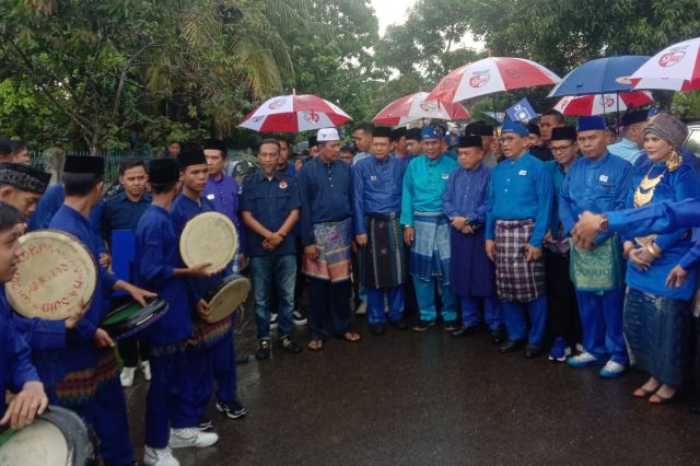 Gubernur Al Haris Antarkan PAN Daftar Bacaleg ke KPU 