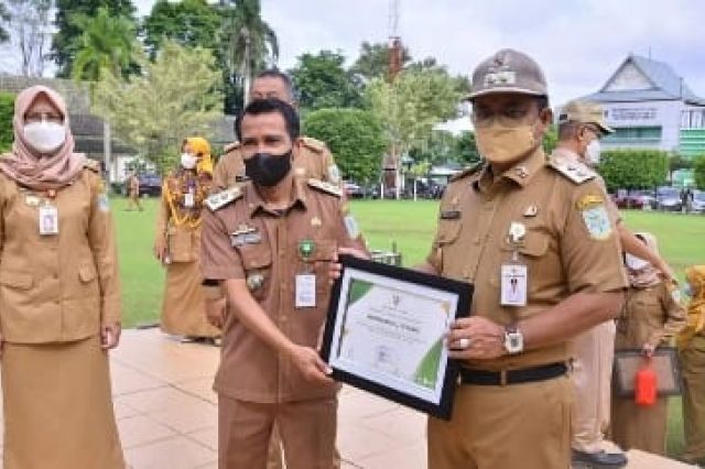 Kelurahan Ulu Gedong Raih Penghargaan Realisasi PBB Diatas 100 Persen