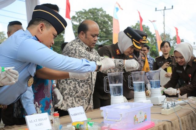 Wabup Robby Hadiri Pemusnahan Barang Bukti Kejahatan