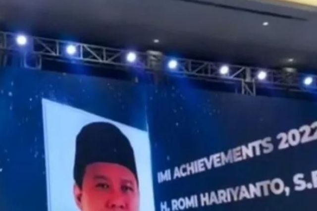 Bupati Romi Dianugerahi IMI Achievment