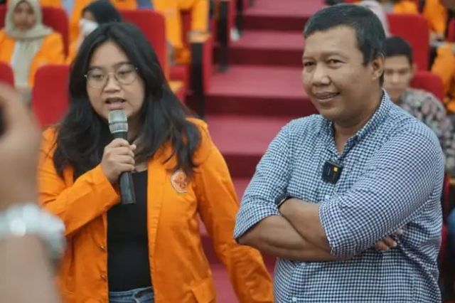 Dulu Pernah Jadi Tukang Pasang Spanduk: Romi Kini Bupati Dua Periode