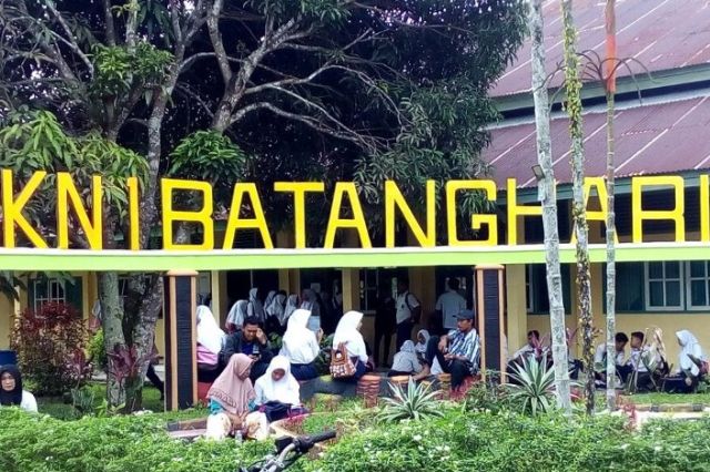 9 SMKN di Batanghari Buka PPDB 2024: Siap Tampung 1.716 Siswa Kejuruan