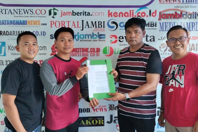 Pengurus SMSI Muaro Jambi Terima SK dari Ketua SMSI Provinsi Jambi