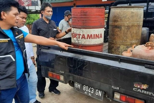 Viral Video Tangki Pertamina 'Kencing' di Pijoan: Polisi Amankan Pemilik Warung