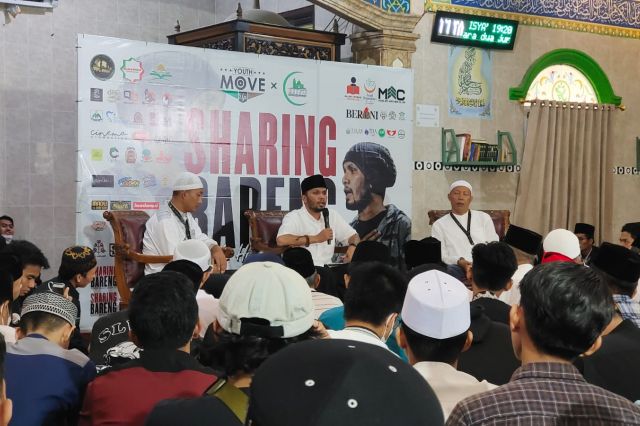 Tausiyah di Masjid Baiturrahim Kota Jambi, Ustadz Hanan Attaki Ajak Mendekatkan Diri pada Al Qur'an