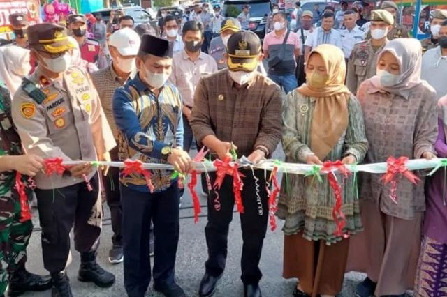 Walikota Ahmadi Buka Pasar Ramadhan dan Pasar Mambo Tahun 2022