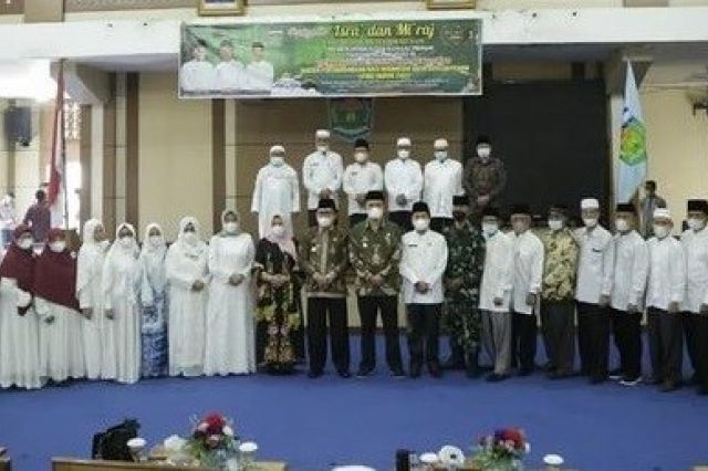 Walikota Ahmadi Lantik dan Kukuhkan Pengurus IPHI Kota Sungai Penuh